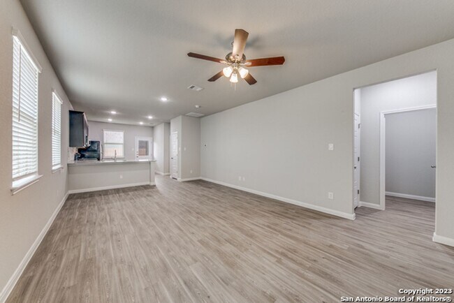 Foto del edificio - Gorgeous 3/2.5 on cul-de-sac in Cibolo wit...