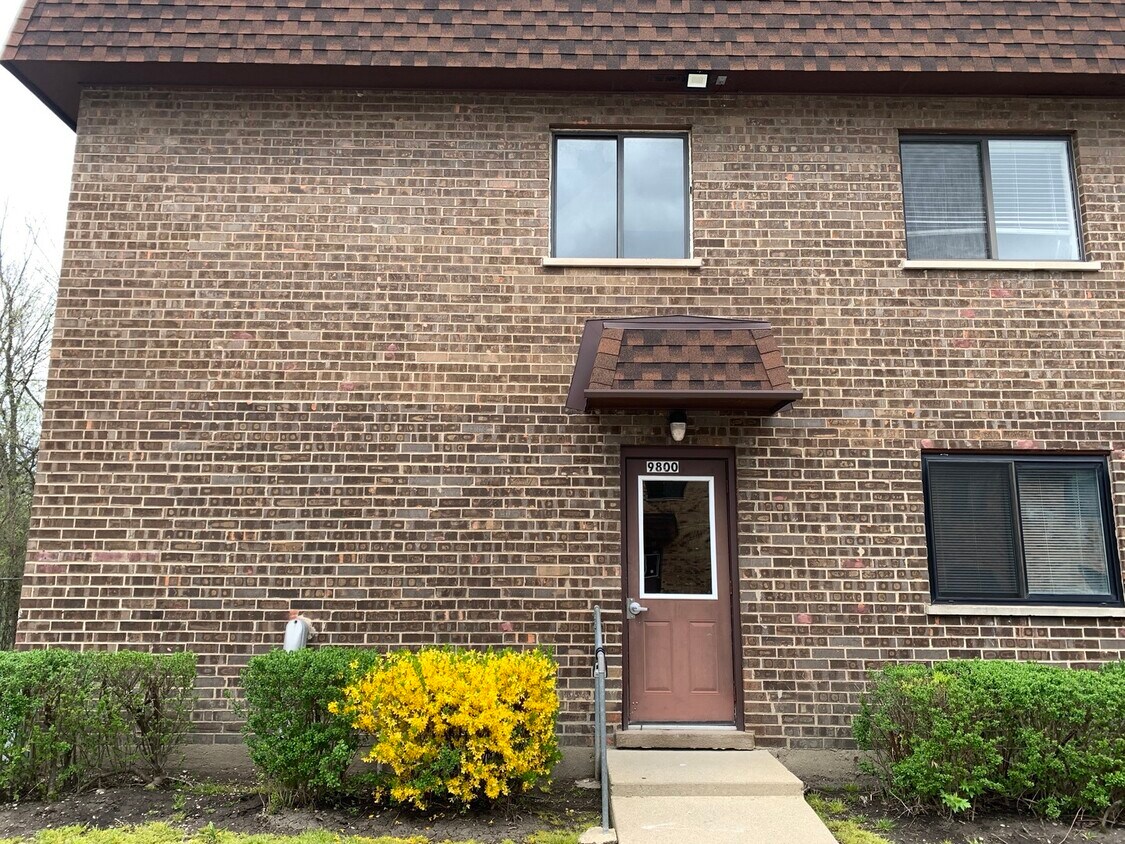 9800 Bianco Terrace Unit F, Des Plaines, IL 60016 Condo for Rent in