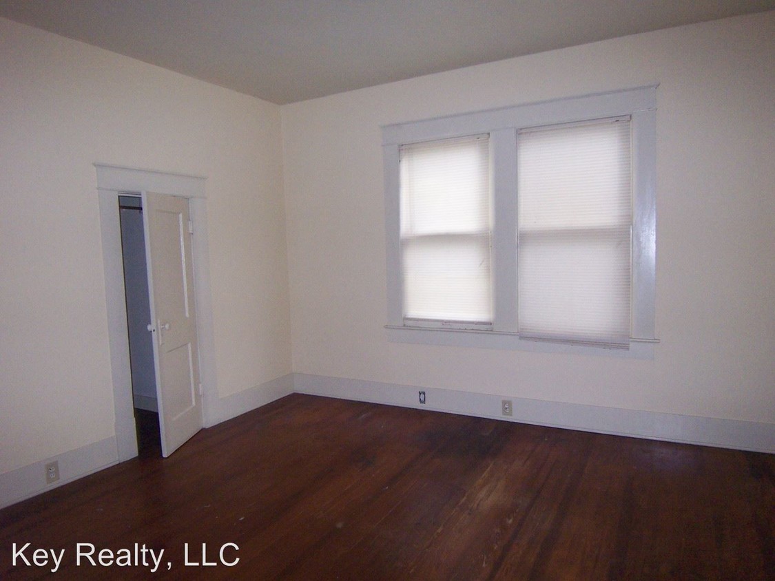 Building Photo - 3 br, 1 bath House - 305 Chester Street