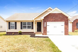 Building Photo - 1225 Eastwoods Dr