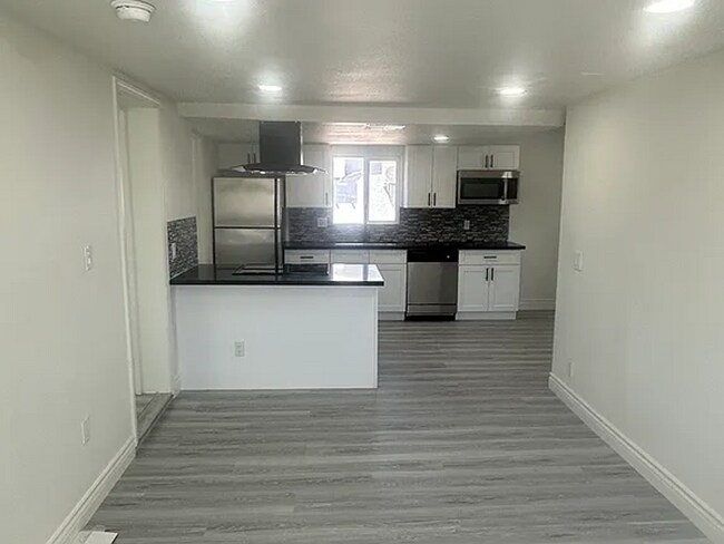 Foto del edificio - Modern Living! All-New Remodel with LED Li...