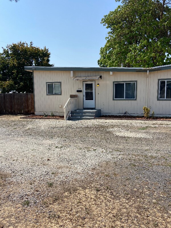 Foto principal - 414 E Sanson Ave