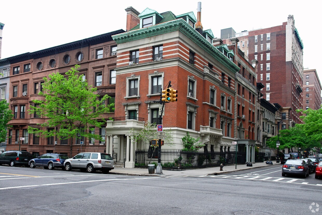 Primary Photo - 620 West End Ave