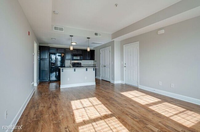 Building Photo - 1 br, 1 bath Condo - 8205 Lenox Creekside ...