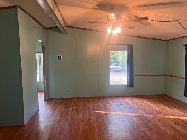 Building Photo - 394 Jefferson St