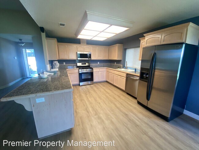 Building Photo - 3 br, 2 bath House - 3041 ROBLES CT.