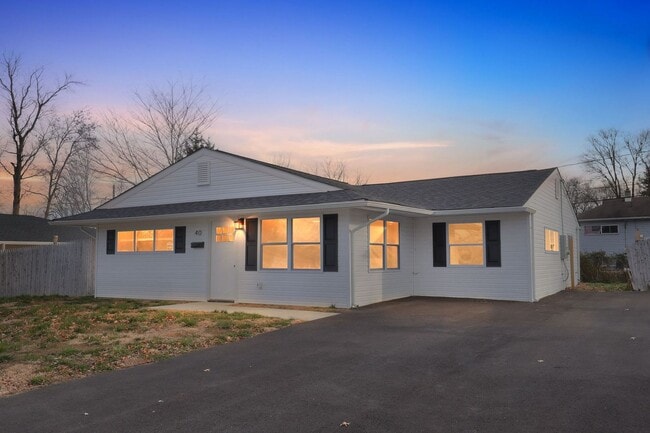 Building Photo - Newly Renovated 4BR/2BA in Newark - $2,400.00