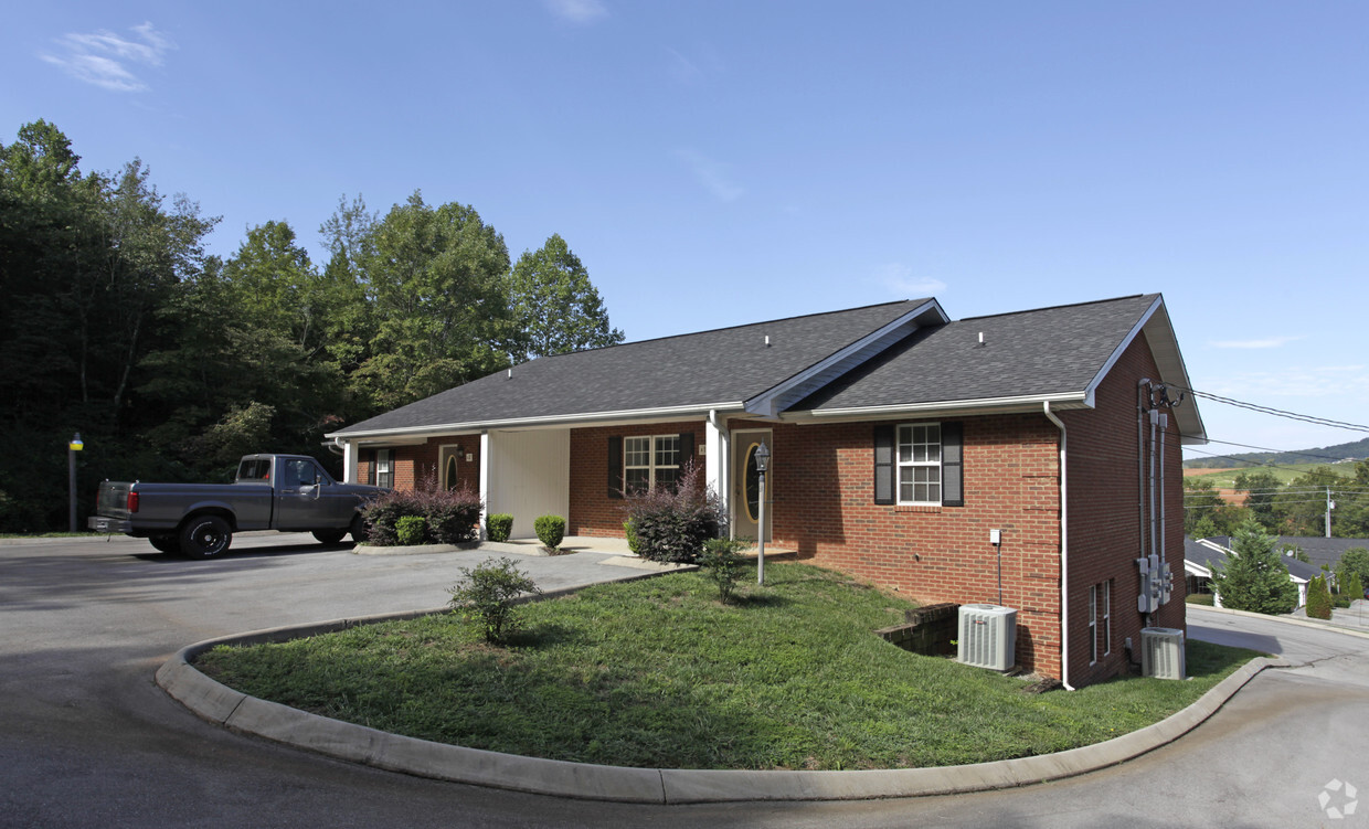 Primary Photo - 2450 W Town Creek Rd