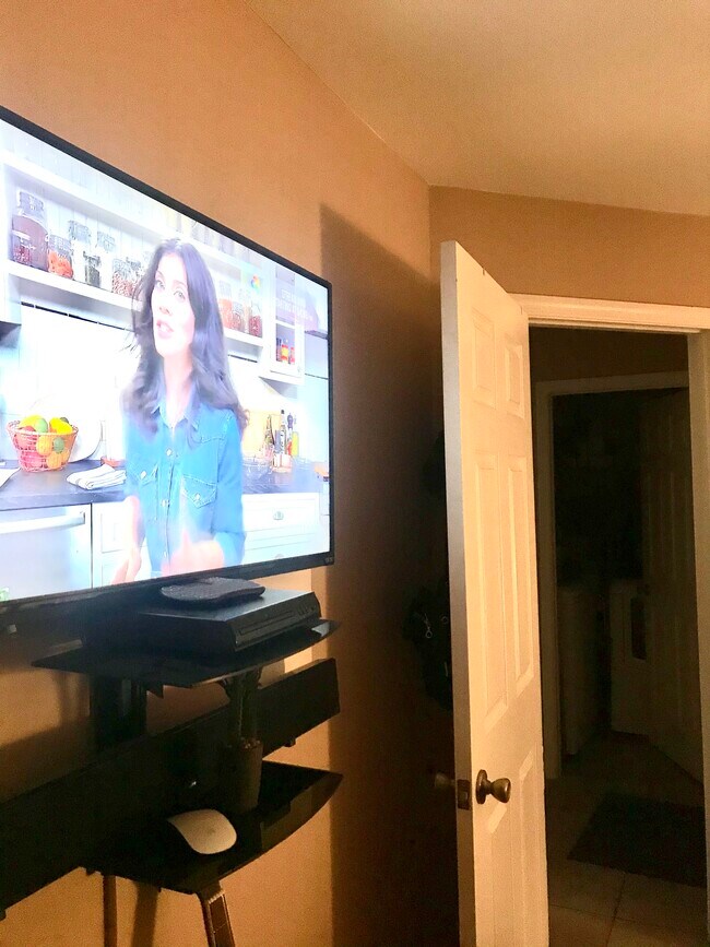 Photo - 4748 Walden Cir Apartment