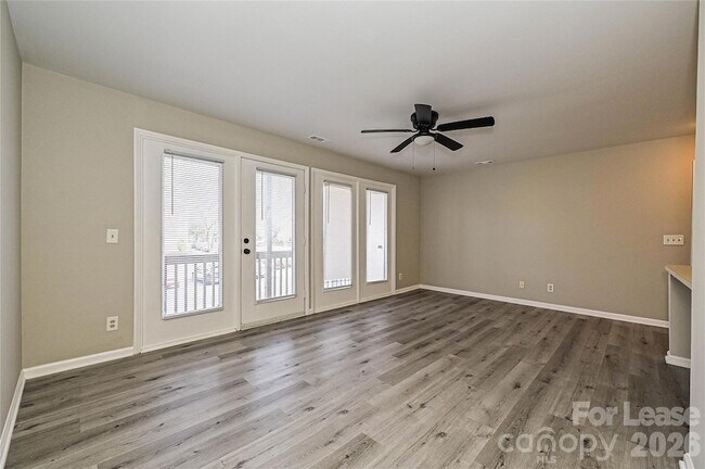 Foto del edificio - 6156 Meadow Rose Ln