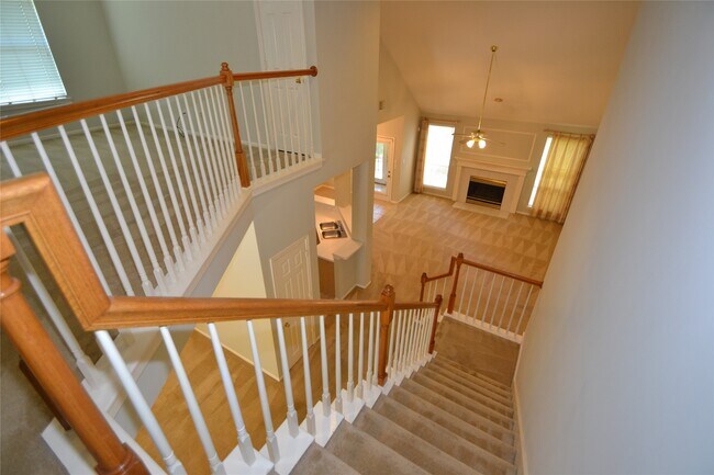 Building Photo - 15307 Amesbury Ln