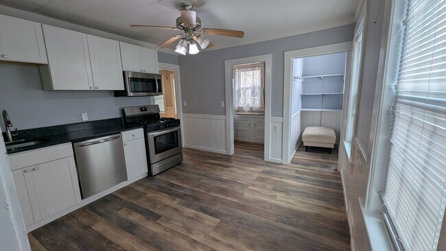 Cocina - 13 Forest Ave