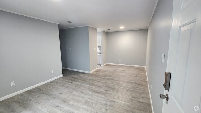 Building Photo - 950 Forestbrook Rd