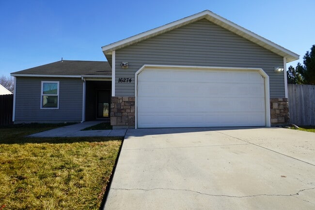 Building Photo - 16274 Silver Creek Ave