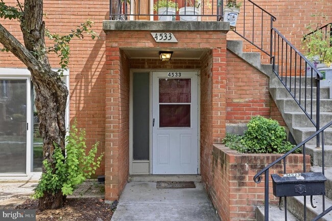 Building Photo - 4533 Logsdon Dr