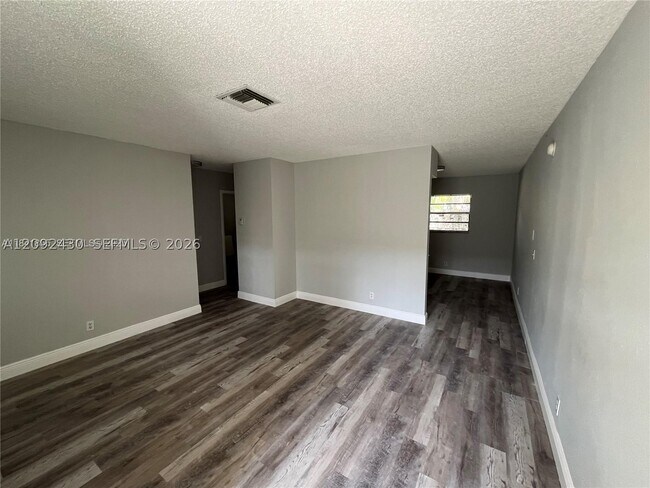 Foto del edificio - 37-39 SE 15th St