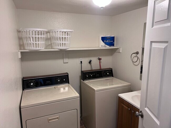 Foto del edificio - Aspen Square Apartments