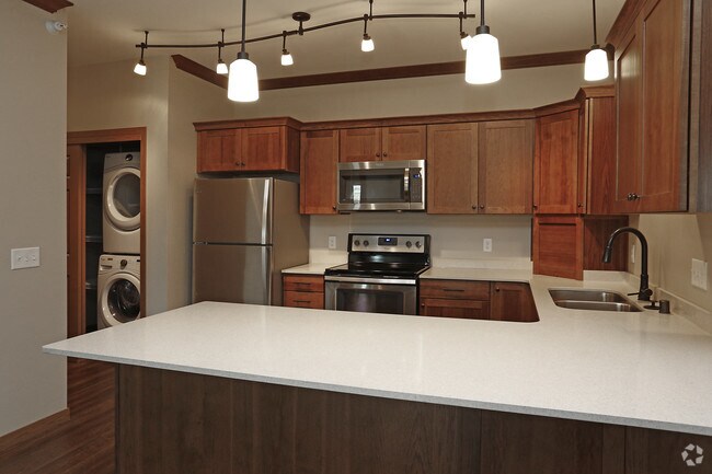 2 BD, 2 BTH - 980 SQ FT - Kitchen - Conifer Ridge Apartments