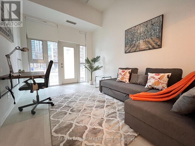 Building Photo - 35 Bastion St