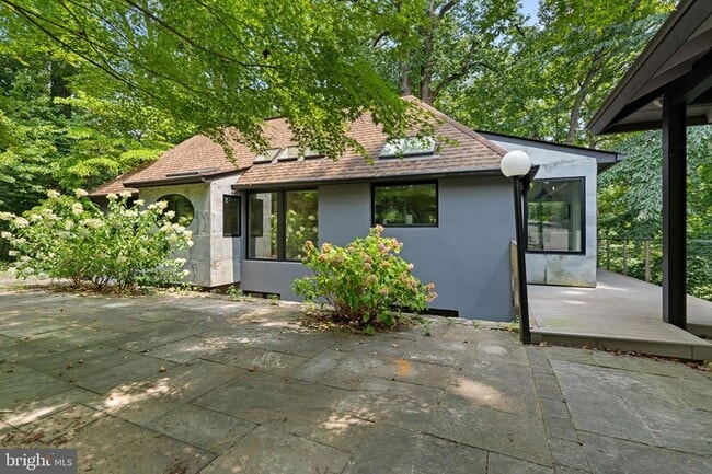 Photo - 5517 Mohican Road Unit House