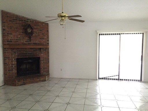 Building Photo - 308 Bridle Path