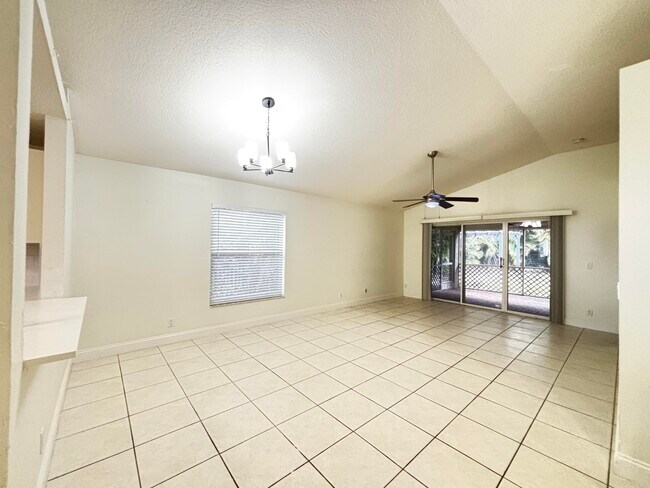Foto del edificio - 5344 Edenwood Ln