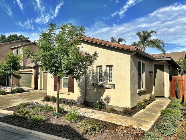 Foto del edificio - 1426 N Siena St