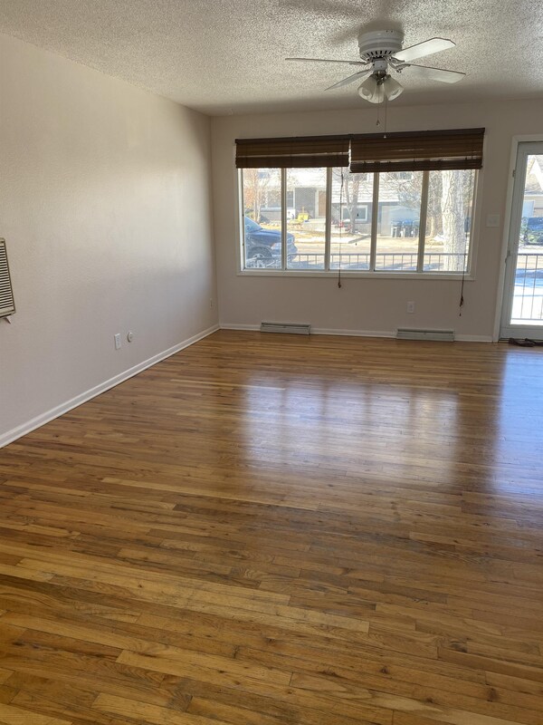 Building Photo - 6921 Manhattan Lane