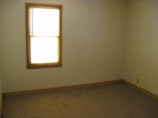 Building Photo - 5229 N. Sherman Blvd. - 2 Bedroom Lower