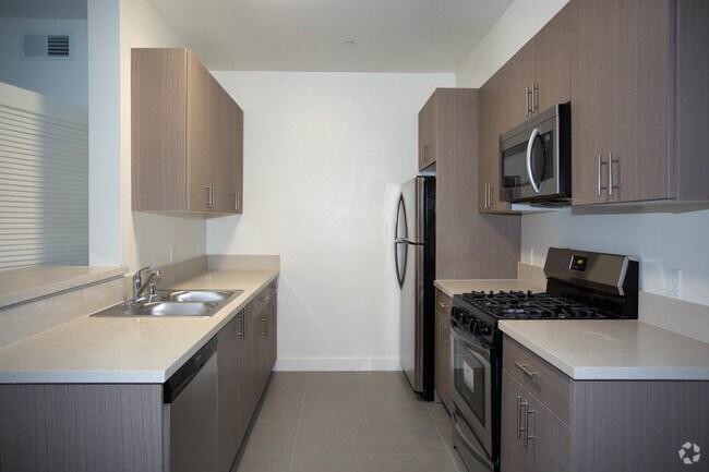 3HAB, 2BA - 1,200 ft² - MONARCH APARTMENTS