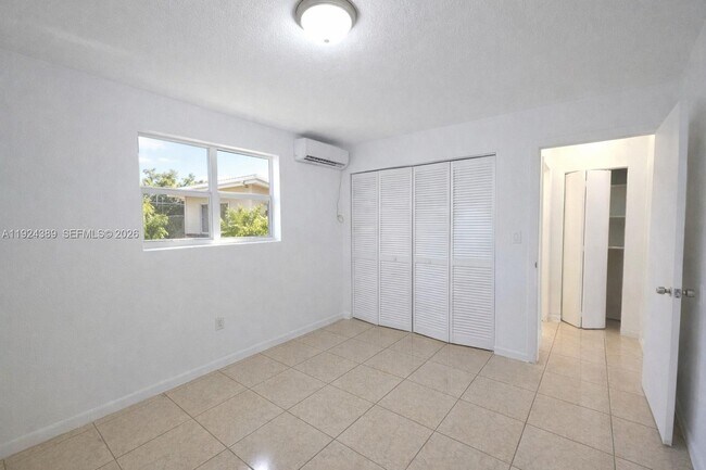 Foto del edificio - 2580 NW 139th St