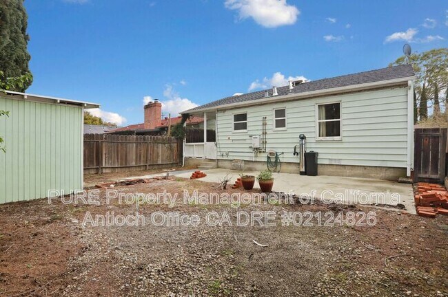 Building Photo - 1514 C St