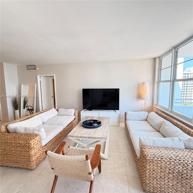 Foto del edificio - 5700 Collins Ave