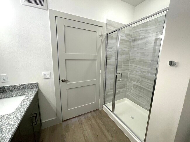 Foto del edificio - 4320 S Legacy Dr