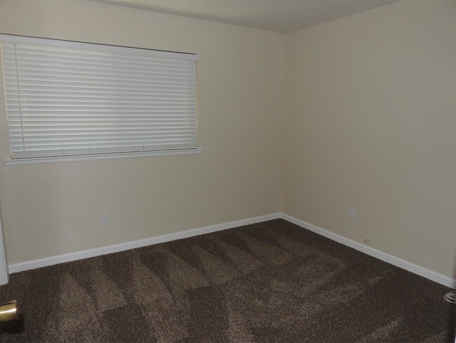 Building Photo - 9480 Batey Ave