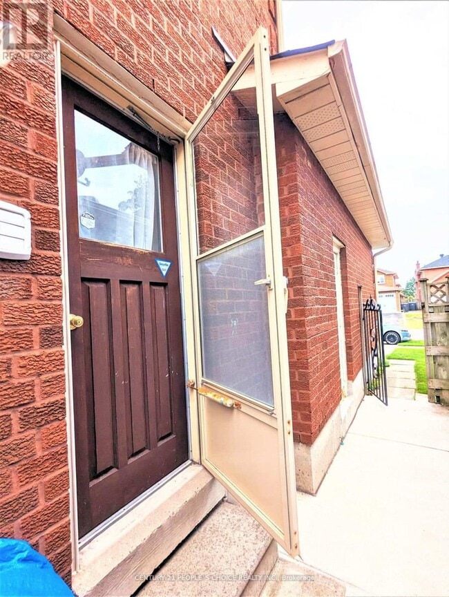 Building Photo - 485 Greenpark Crescent