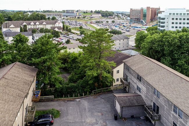 Building Photo - 17 Silver Creek Dr