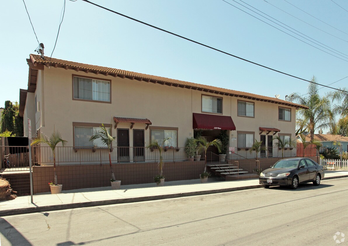 The Viana Apartments Lomita, CA