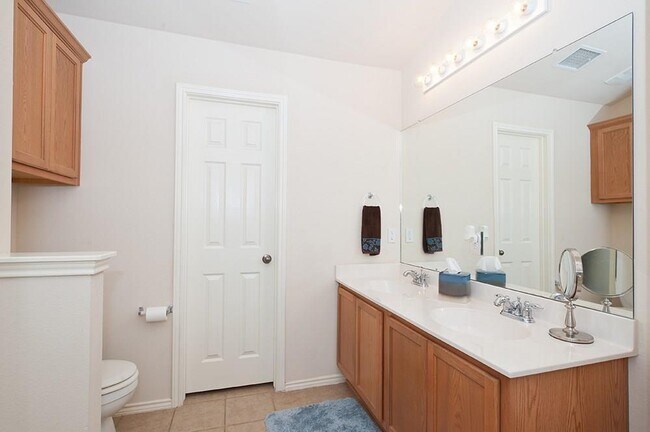 Building Photo - 100 Joshua Tree Cir