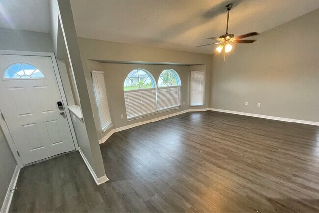 Building Photo - 382 Posadas Cir