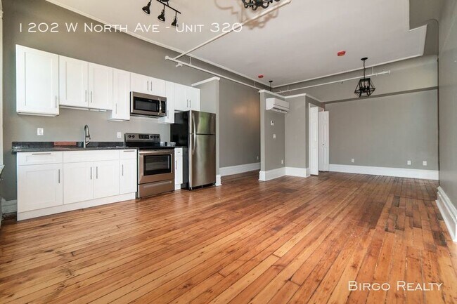 Building Photo - 1202 W North Ave