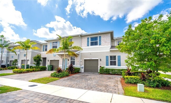 Foto del edificio - 750 SE 16th Ct