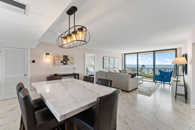 Foto del edificio - 300 Ocean Trail Way