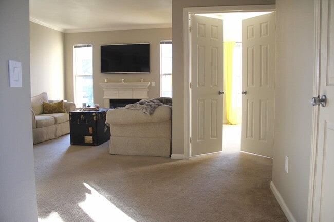 Building Photo - 7483 S Quail Cir