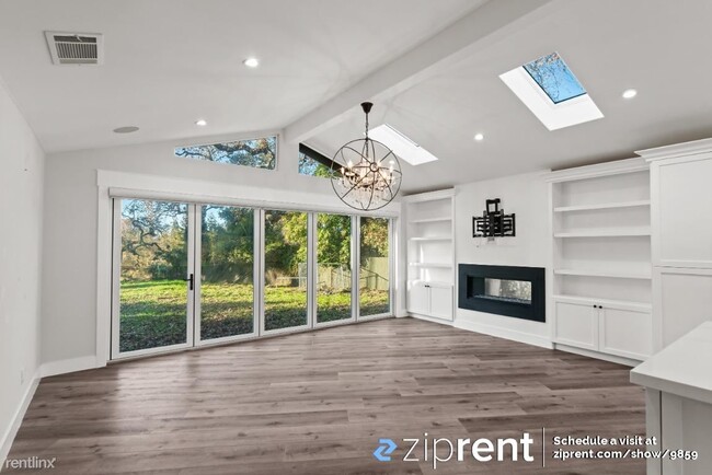 Building Photo - 3 br, 3 bath House - 17031 Holiday Dr, Mor...