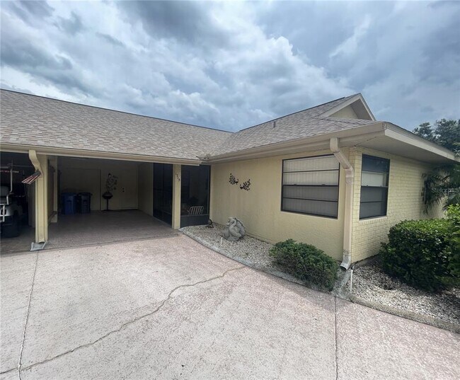 Building Photo - 1715 Atrium Dr