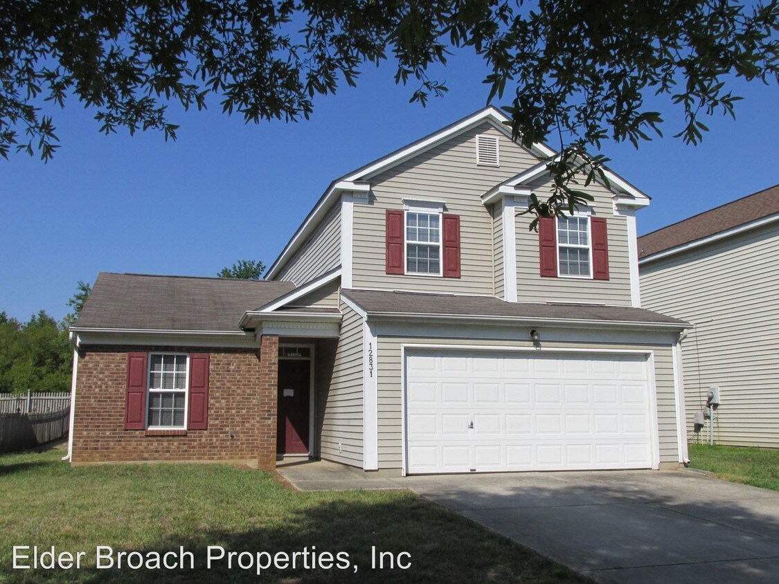12831 Planters Row Dr, Charlotte, NC 28278 House Rental in Charlotte