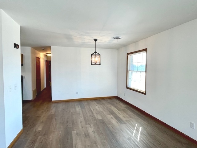 Building Photo - 141 Maple St
