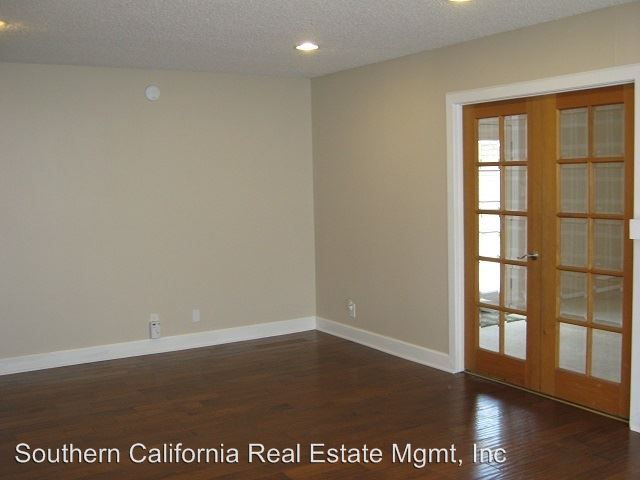 Building Photo - 22617 La Rochelle Dr