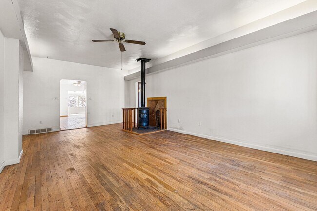 Foto del edificio - Old Town Lafayette Location! 4 bedrooms! Huge garage!